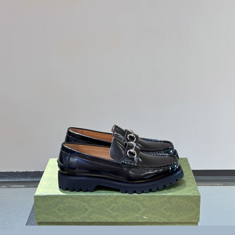 G*u*i leather shoes